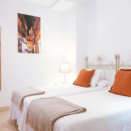 Apartamento Con Encanto En Patio Sevillano Bagian luar foto