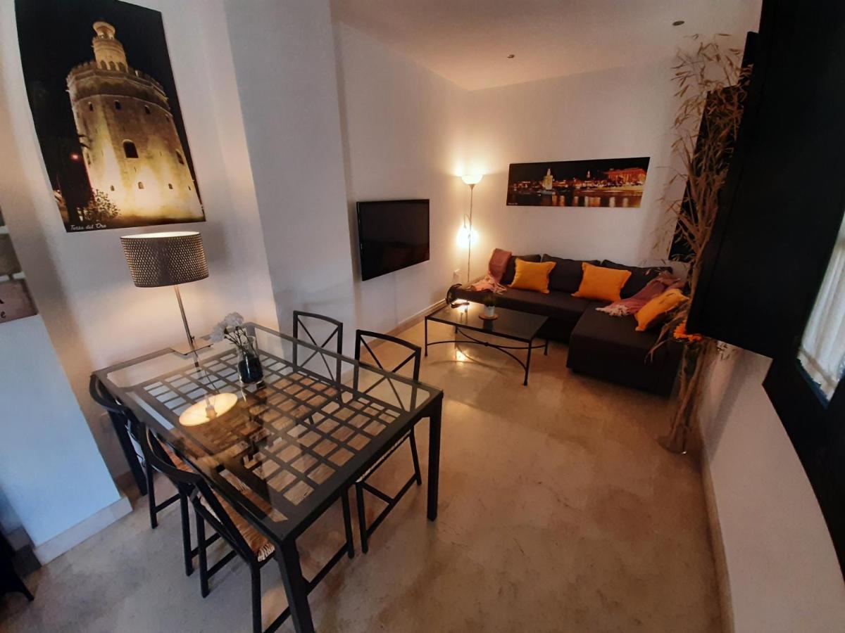 Apartamento Con Encanto En Patio Sevillano Bagian luar foto