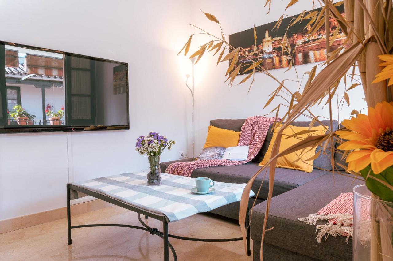 Apartamento Con Encanto En Patio Sevillano Bagian luar foto