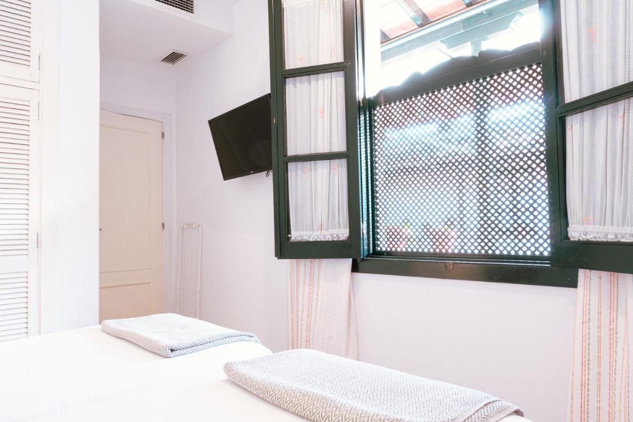 Apartamento Con Encanto En Patio Sevillano Bagian luar foto