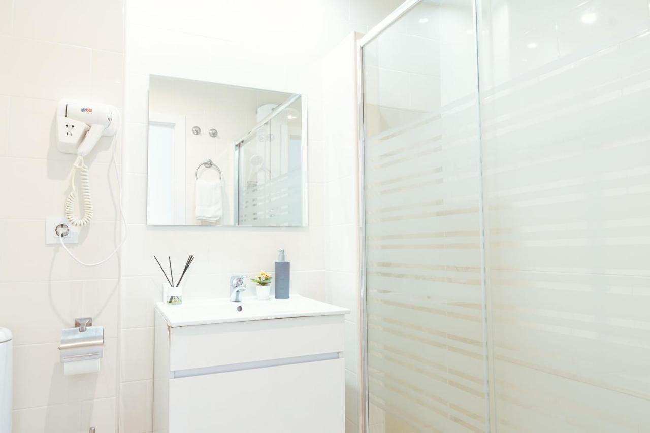 Apartamento Con Encanto En Patio Sevillano Bagian luar foto